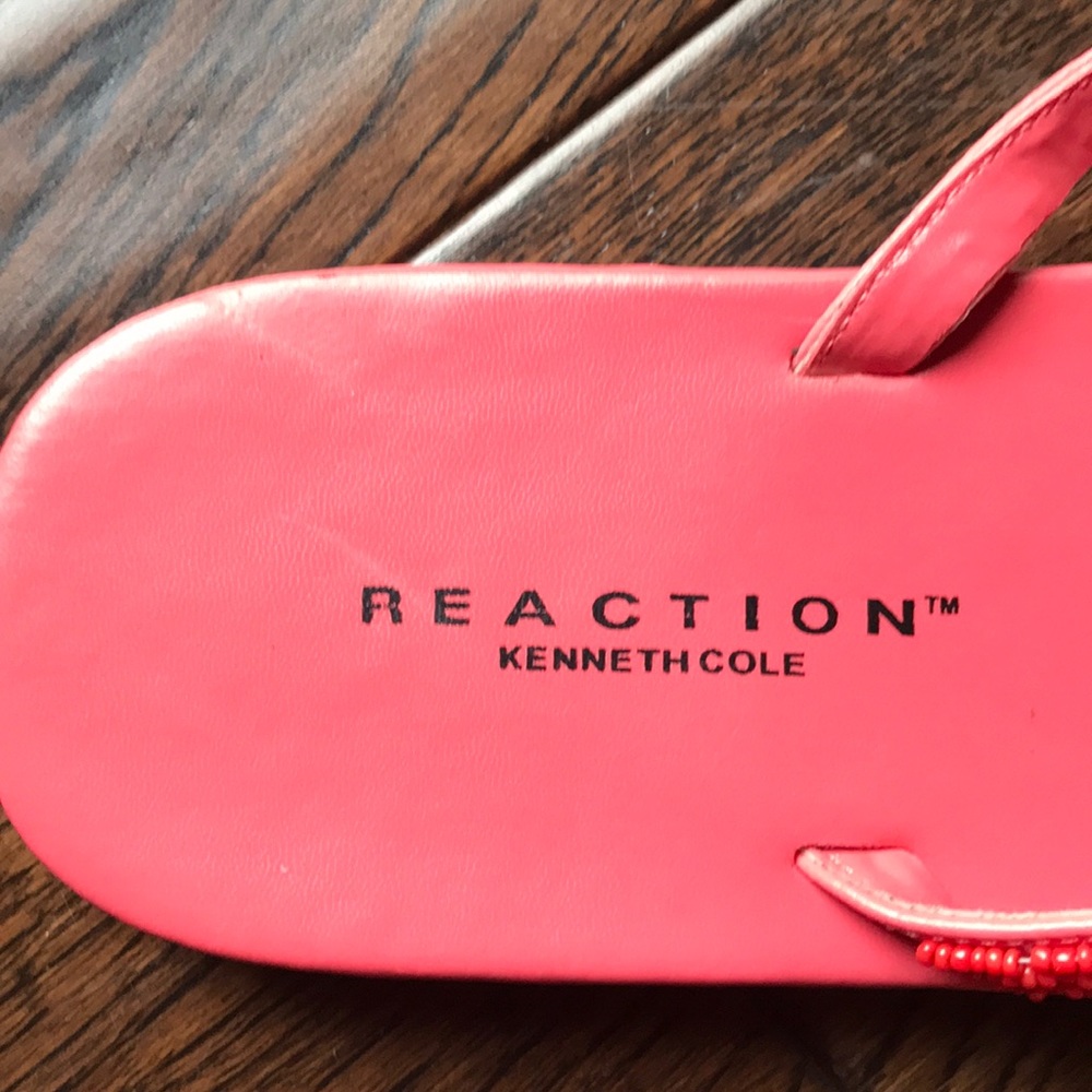 Kenneth Cole Reaction beaded seashell sandal - Picture 4 of 5